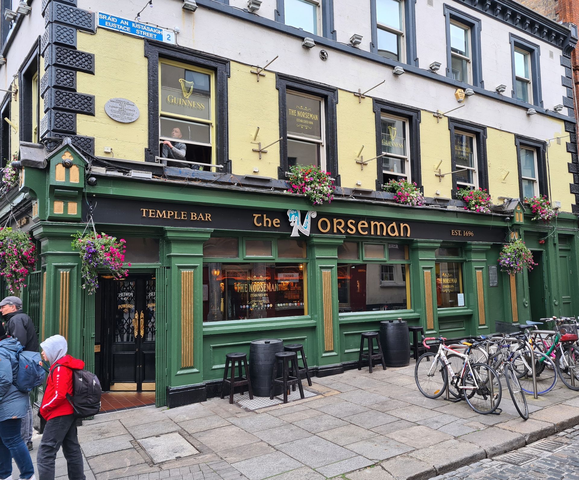 Einer der unzähligen Pubs in den malerischen Straßen Dublins