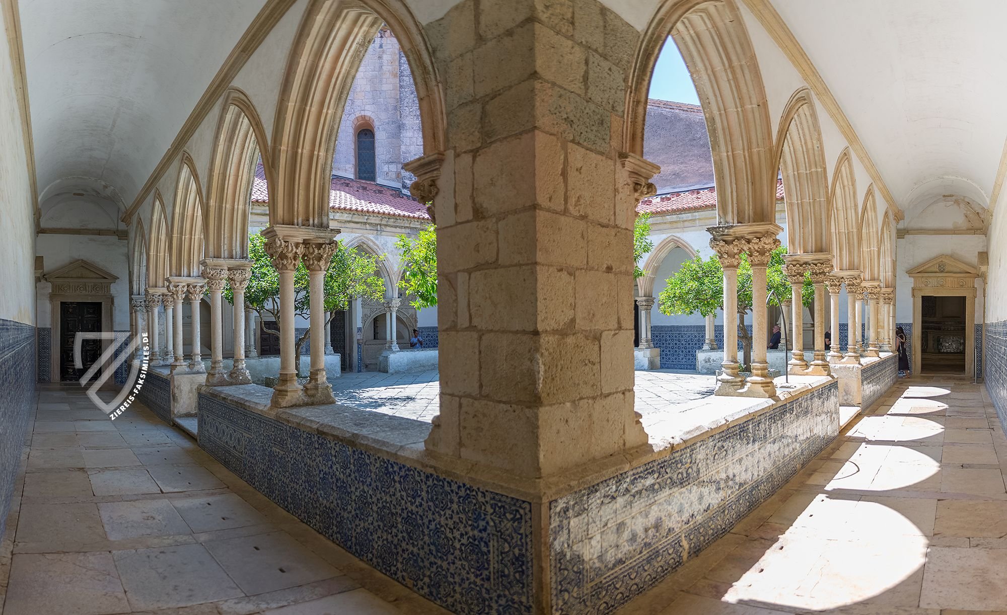 Das Christuskloster in Tomar - Kreuzgang (Quelle: iStock/Nuno)